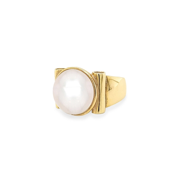 Goldring mit Perle