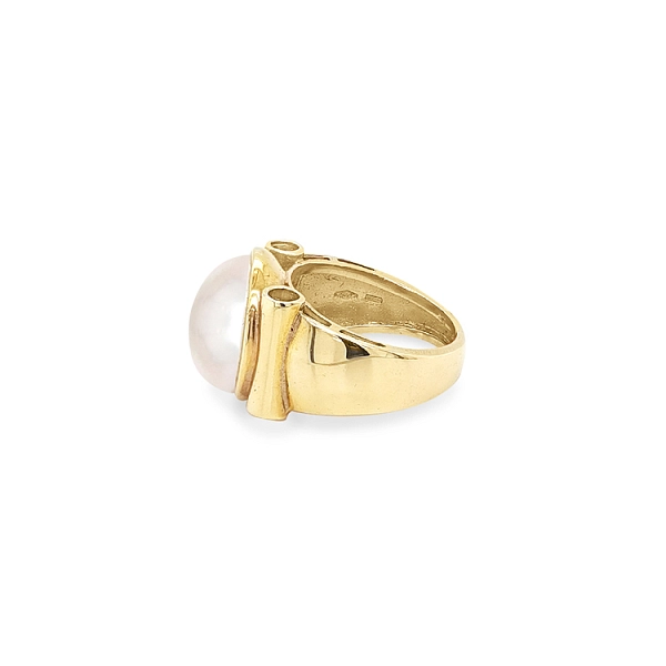 Goldring mit Perle
