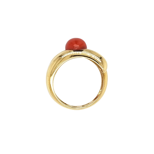 Goldring mit Koralle