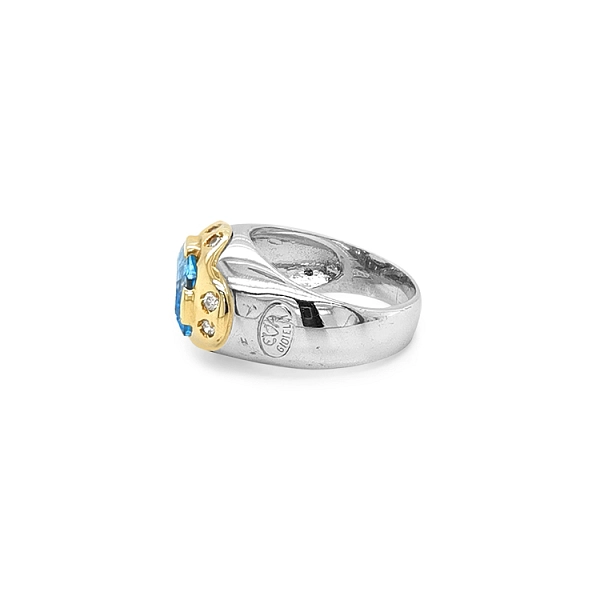 Goldring mit blauem Stein