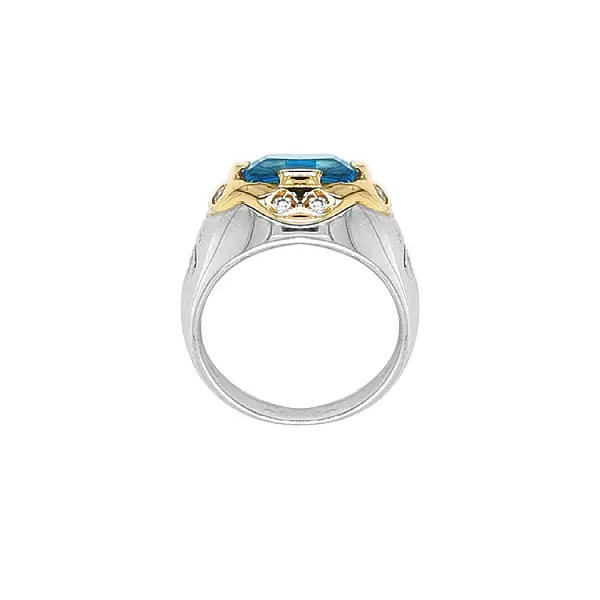 Goldring mit blauem Stein
