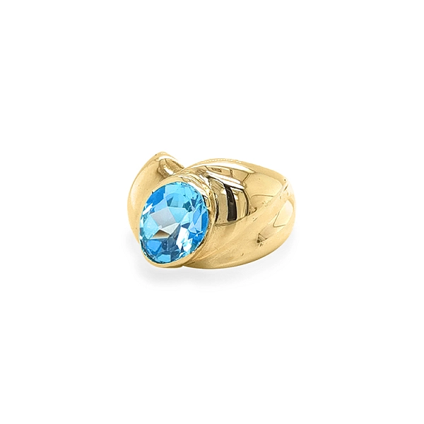 Goldring mit blauem Stein