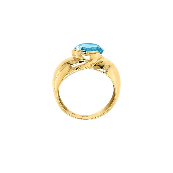 Goldring mit blauem Stein