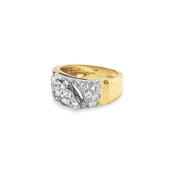 Goldring mit Zirkonen