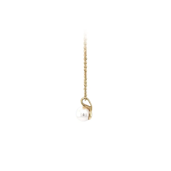 Gold-Anhänger mit Perle