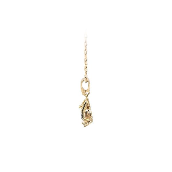 Gold-Anhänger mit Opal und Zirkonen
