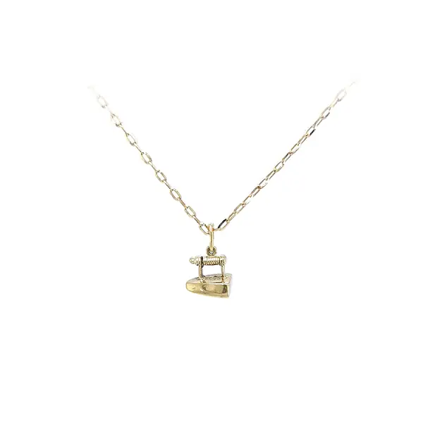 Gold-Anhänger aus Eisen