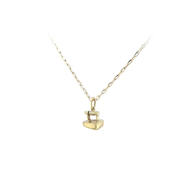 Gold-Anhänger aus Eisen