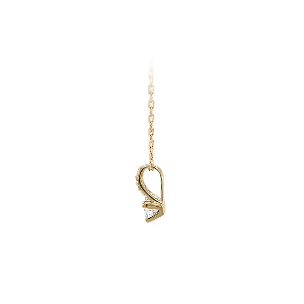 Gold-Anhänger mit Zirkonen
