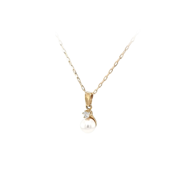 Gold-Anhänger mit Perle