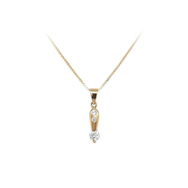 Gold-Anhänger mit Zirkonen