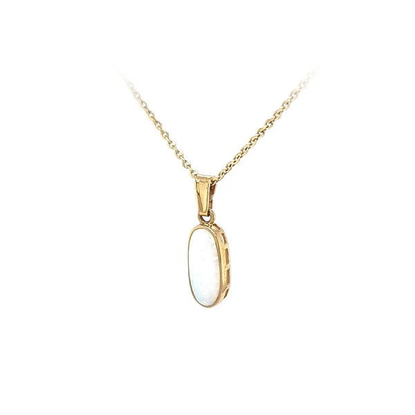 Gold-Anhänger mit Opal