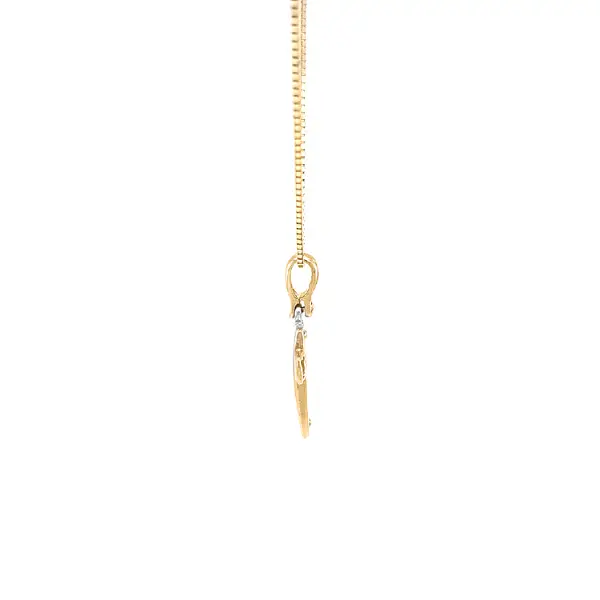 Goldenes Kreuz aus kombiniertem Gold