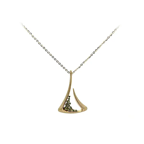 Gold-Anhänger mit grünen Steinen