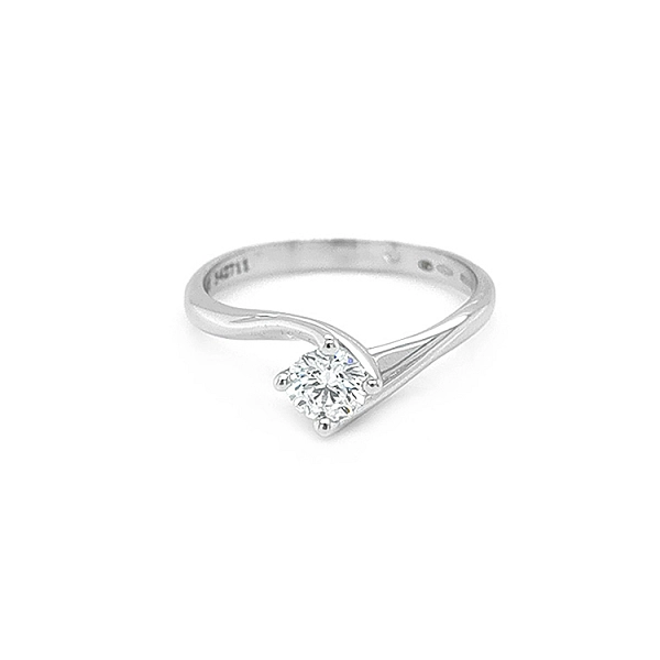 Gold Verlobungsring mit Diamant