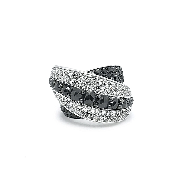 Goldring mit schwarzen und weißen Diamanten