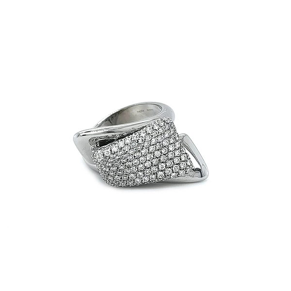 Goldring mit Diamanten
