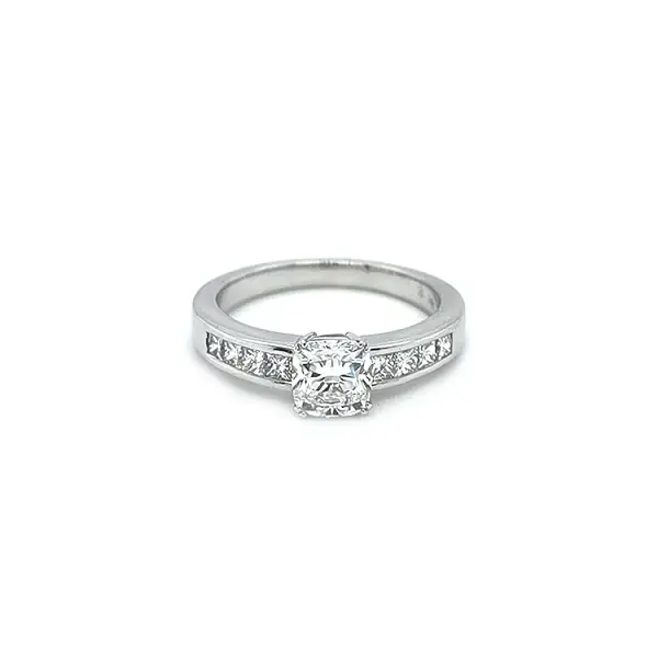 Gold Verlobungsring mit Diamant