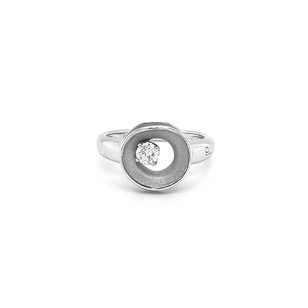 Goldring mit Diamant