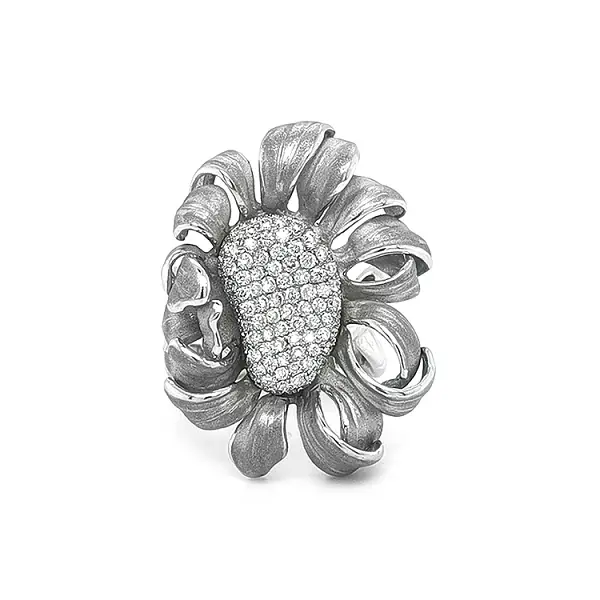 Goldring mit Diamanten