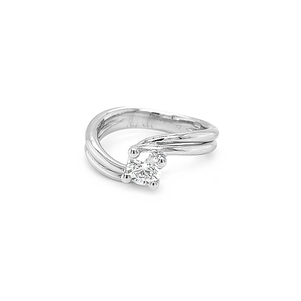 Gold Verlobungsring mit Diamant