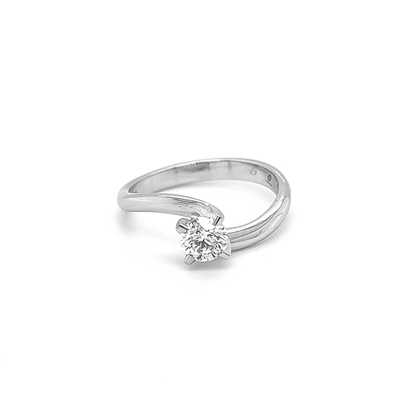 Gold Verlobungsring mit Diamant