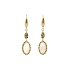 Goldene Ohrringe mit Perlenkette