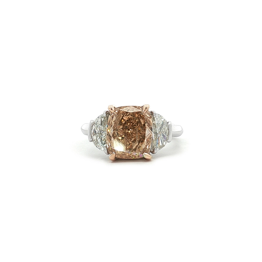 Goldring mit Fancy-Braun Cushion-Diamant und Mehrsteinfassung