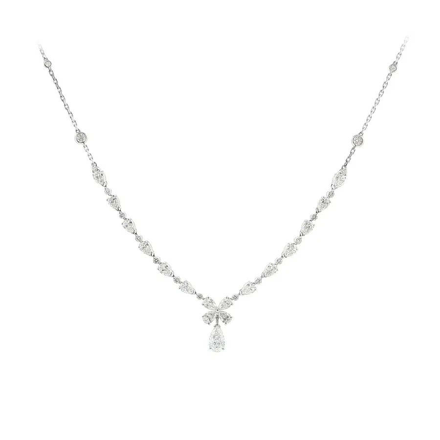 Gold-Halskette mit Diamanten