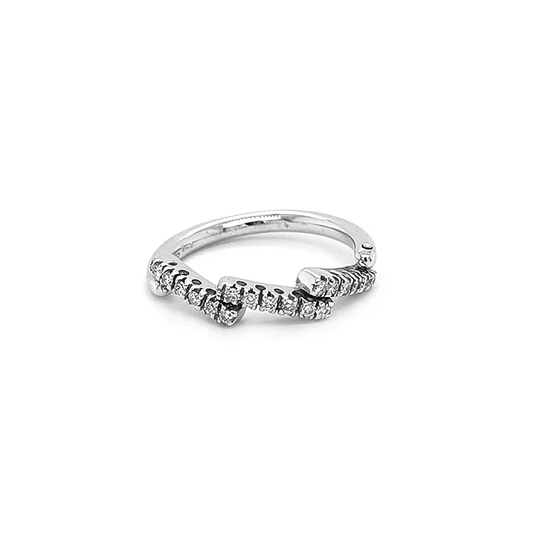 Goldring mit Diamanten