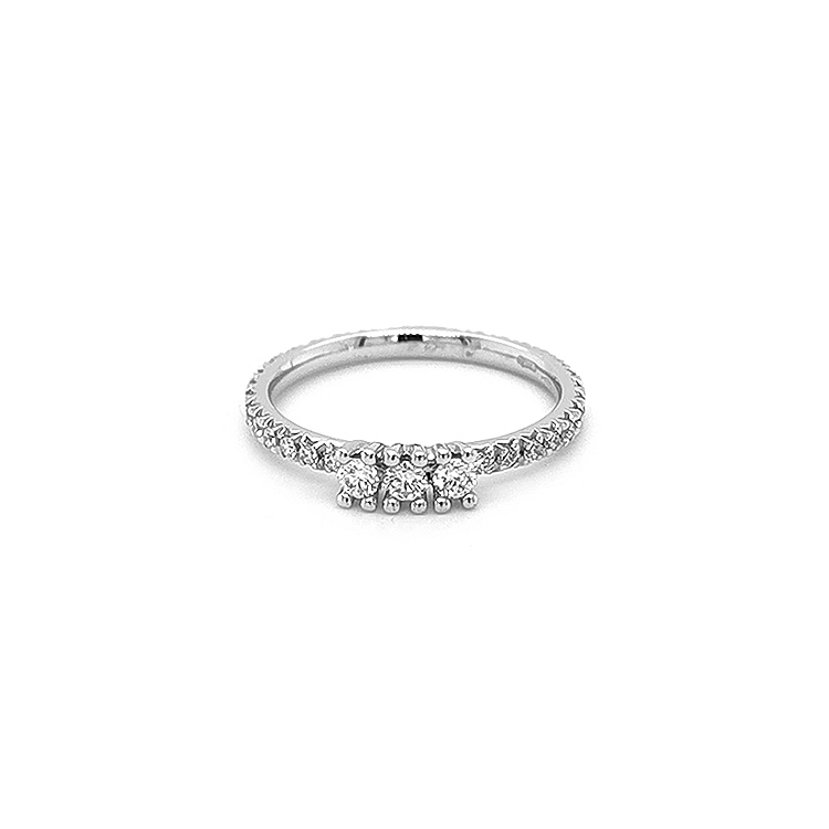 Goldring mit Diamanten