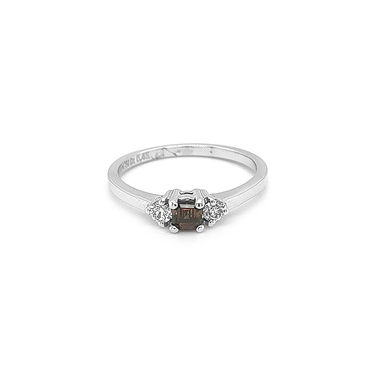 Goldring mit braunen und weißen Diamanten