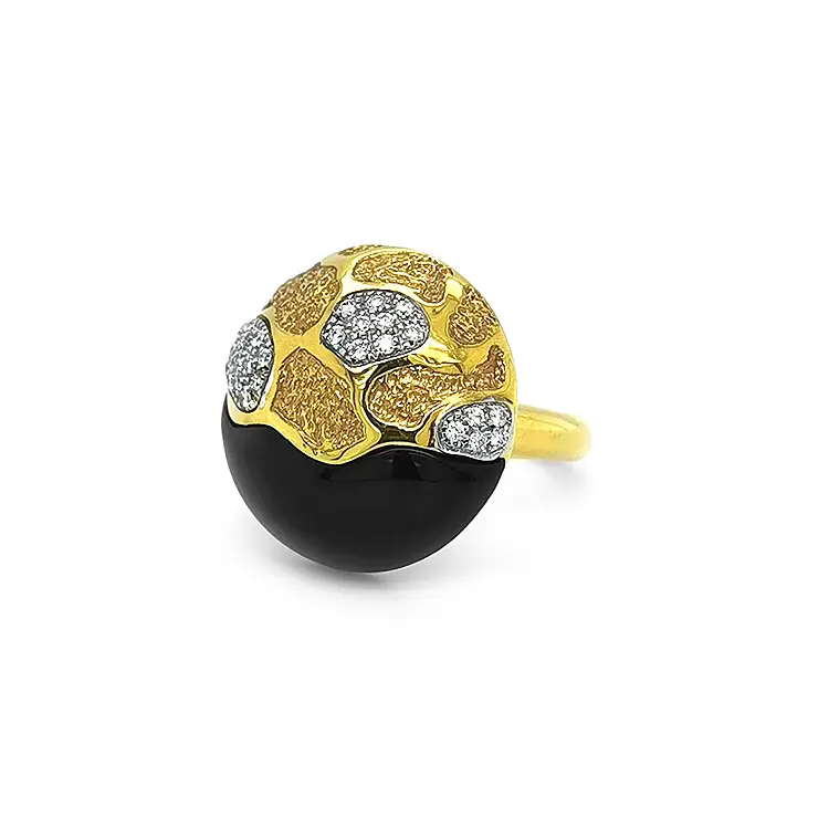 Goldring mit Onyx und Diamanten