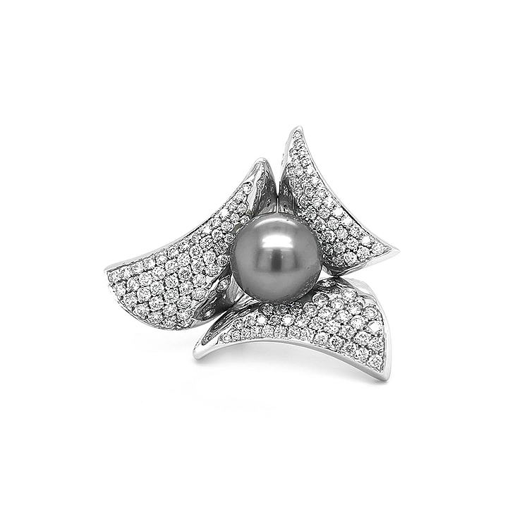 Goldring mit Naturperle und Diamanten