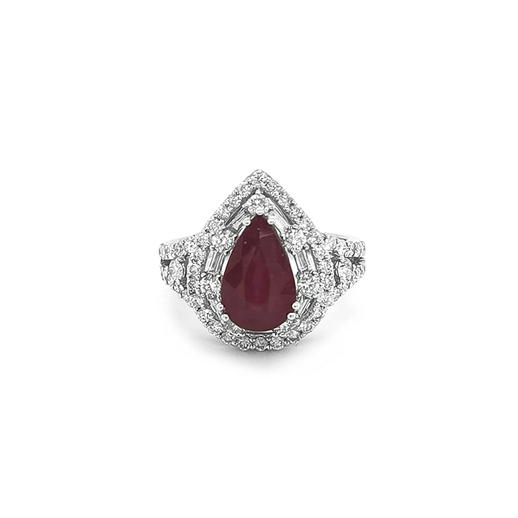 Goldring mit Rubin und Diamanten