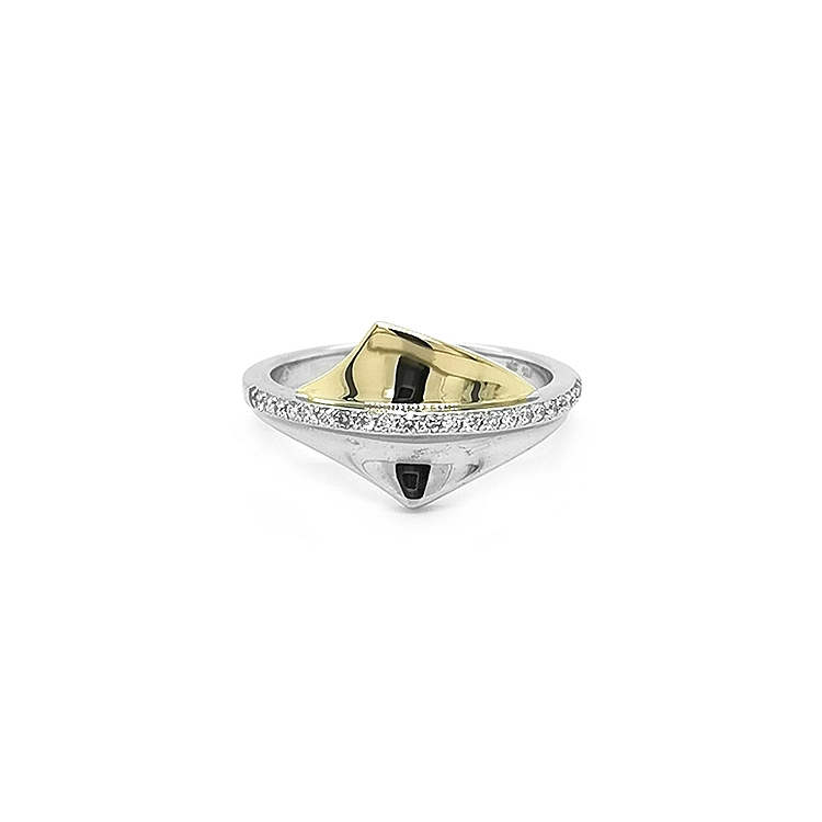 Goldring mit Diamanten