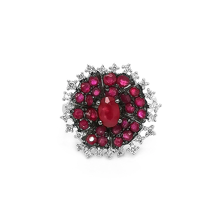 Goldring mit Rubinen und Diamanten