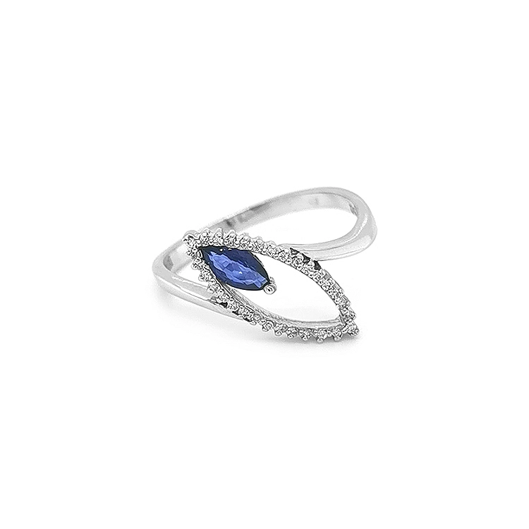 Goldring mit Saphir und Diamanten