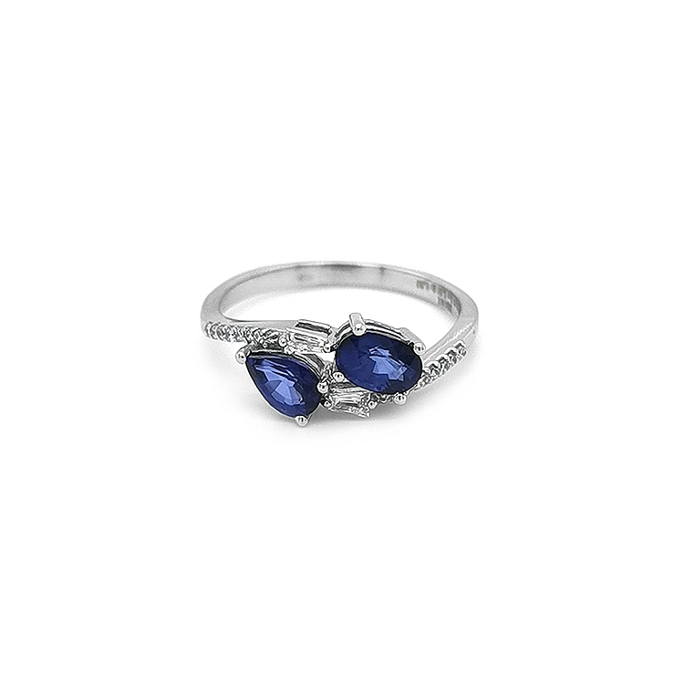 Goldring mit Saphir und Diamanten