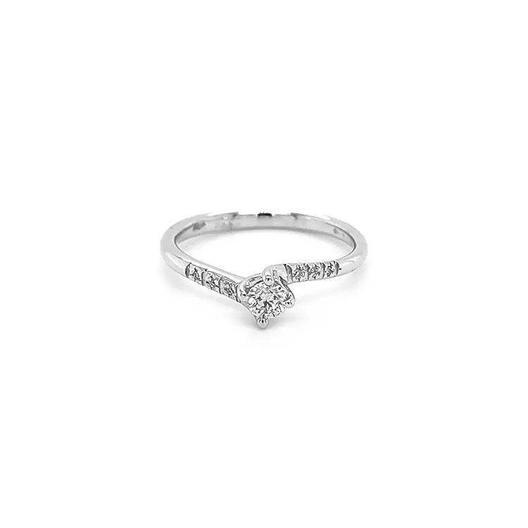 Verlobungsring aus Gold mit Diamanten