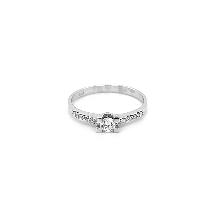 Verlobungsring aus Gold mit Diamanten