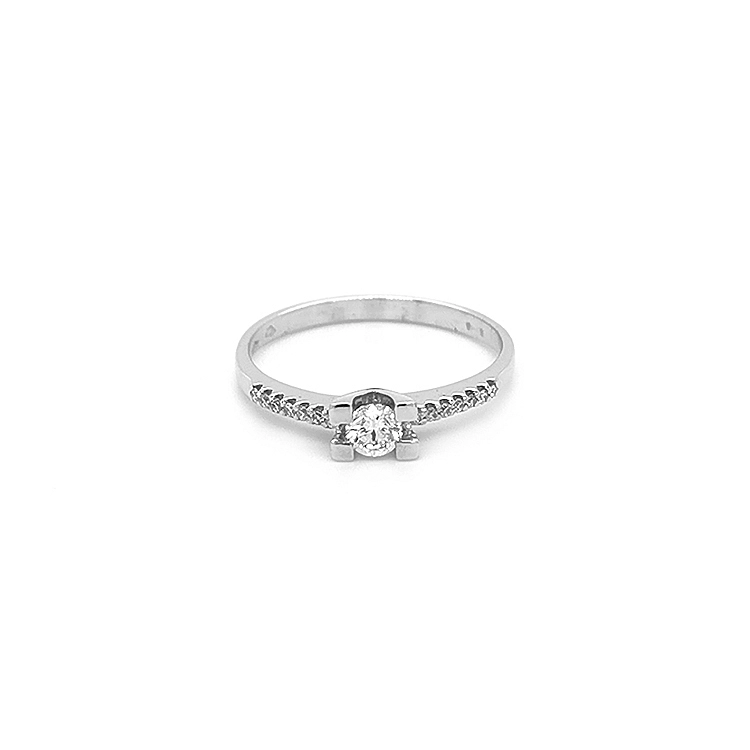 Verlobungsring aus Gold mit Diamanten