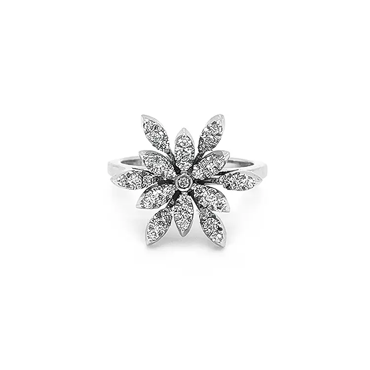 Goldring mit Diamanten