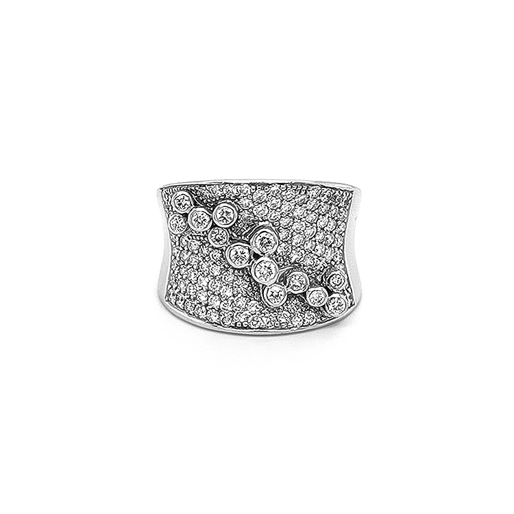 Goldring mit Diamanten