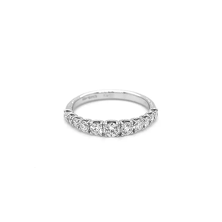 Goldring mit Diamanten