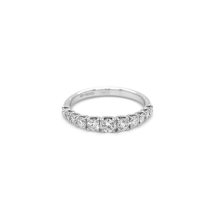Goldring mit Diamanten