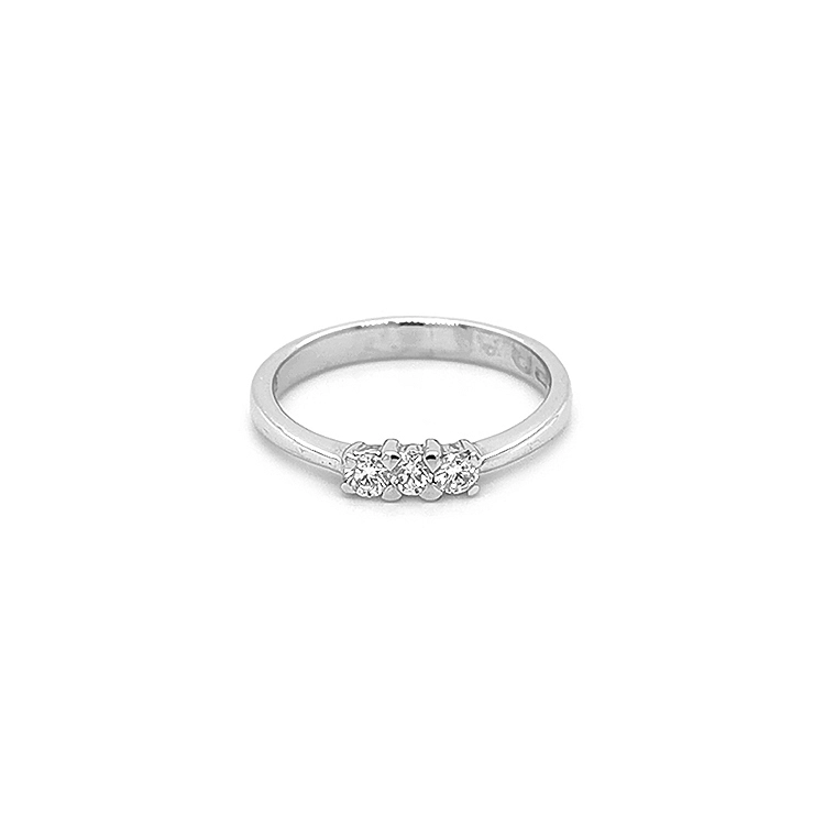 Goldring mit Diamanten