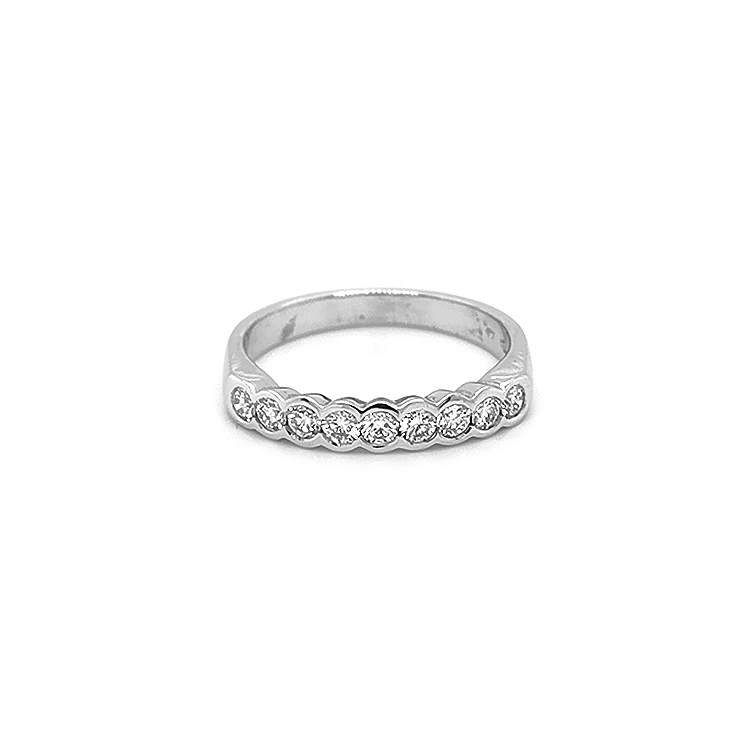 Goldring mit Diamanten