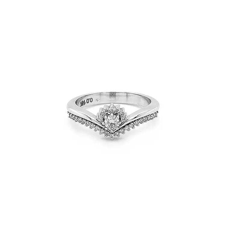 Goldring mit Diamanten