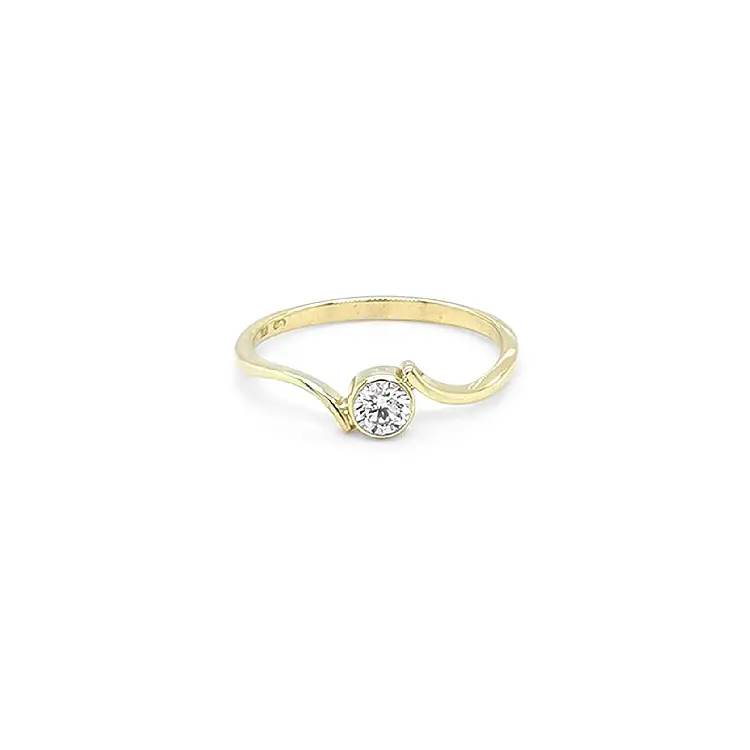 Gold Verlobungsring mit Diamant